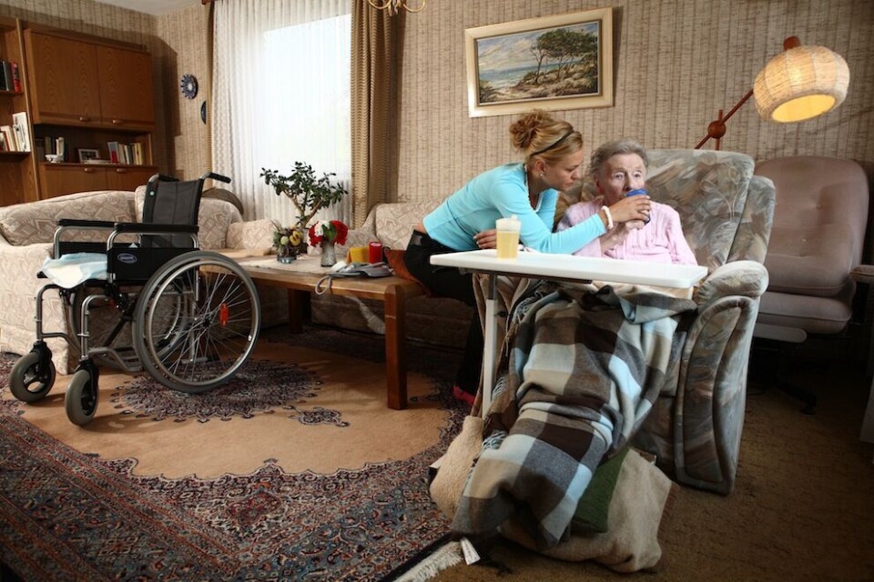 Norske «omsorgsboliger» er bare unntaksvis bemannet i en grad som gjør at de kan erstatte sykehjem, påpeker forsker Svein Olav Daatland. Illustrasjonsfoto: Hartmut Schwarzbach, NTB scanpix Norske «omsorgsboliger» er bare unntaksvis bemannet i en grad som gjør at de kan erstatte sykehjem, påpeker forsker Svein Olav Daatland. Illustrasjonsfoto: Hartmut Schwarzbach, NTB scanpix