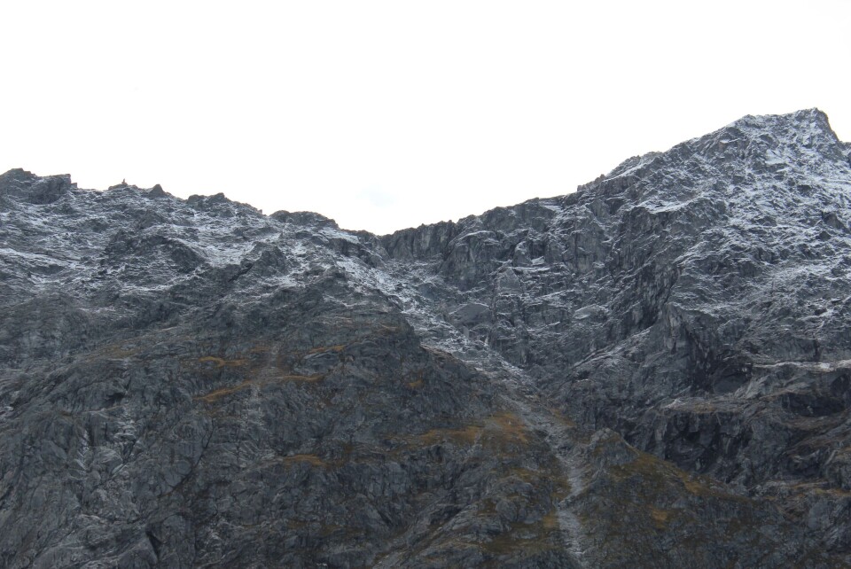 Ni personer har fått beskjed om å evakuere tre ganger de fire siste årene på grunn av bevegelser i Mannen, et fjell på vestsiden av Romsdalen i Rauma i Møre og Romsdal. Foto: Rauma kommune Ni personer har fått beskjed om å evakuere tre ganger de fire siste årene på grunn av bevegelser i Mannen, et fjell på vestsiden av Romsdalen i Rauma i Møre og Romsdal. Foto: Rauma kommune