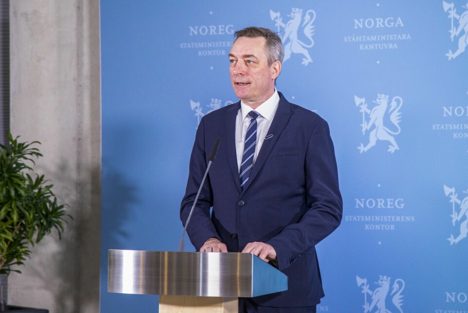 Tromsø kommunestyre mener at forsvarsminister Frank Bakke-Jensen (H) viser til en ikke-eksisterende avtale, og ønsker ikke å etablere en ny base for atomdrevne amerikanske ubåter utenfor byen. Tromsø kommunestyre mener at forsvarsminister Frank Bakke-Jensen (H) viser til en ikke-eksisterende avtale, og ønsker ikke å etablere en ny base for atomdrevne amerikanske ubåter utenfor byen.