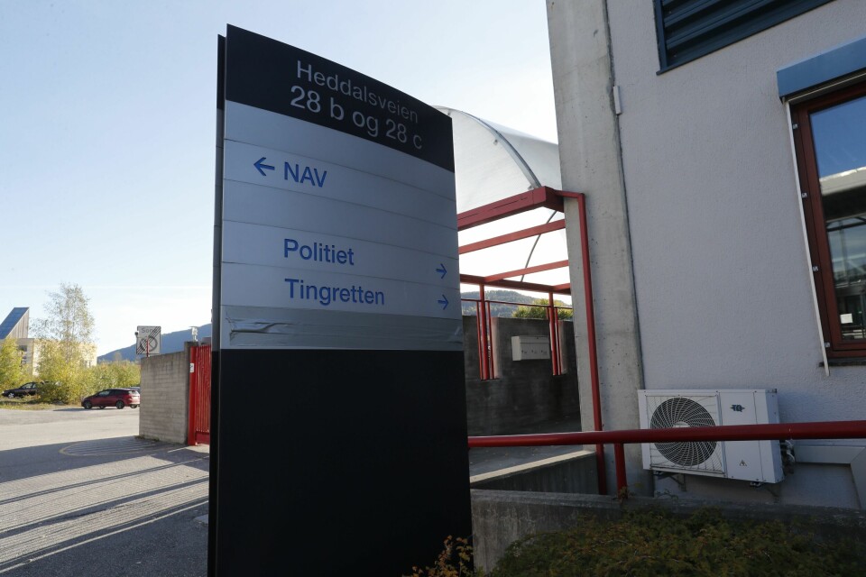 Regjeringen vil ikke skyve på fristen for høringsinnspill til ny domstolsstruktur. Her Aust-Telemark tingrett og Notodden politistasjon. Regjeringen vil ikke skyve på fristen for høringsinnspill til ny domstolsstruktur. Her Aust-Telemark tingrett og Notodden politistasjon.