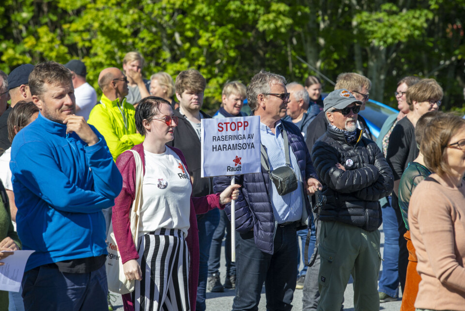 Demonstrasjon mot det planlagte vindkraftverket på Haramsøy i Ålesund i mai. Demonstrasjon mot det planlagte vindkraftverket på Haramsøy i Ålesund i mai.