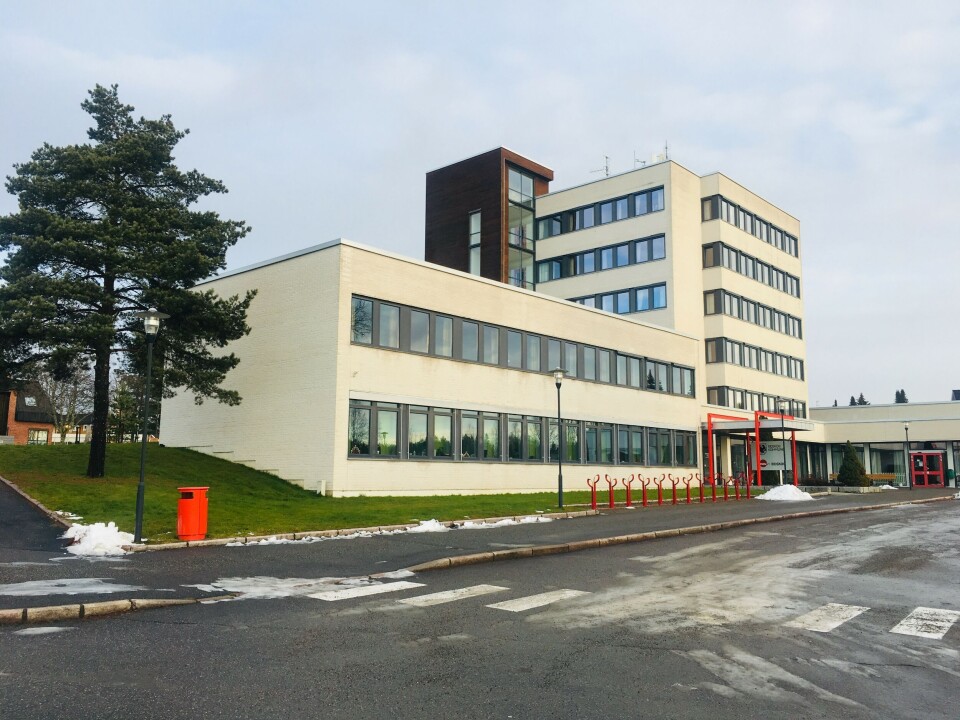 Fastlege Jan-Øyvind Lorgen i Eidskog kommune, som også er kommuneoverlege i Eidskog og Grue, brutt kravene til forsvarlige helsetjenester ti ganger på like mange år. Nå har han fått krav om kompetansehevende tiltak av Fylkeslegen. Fastlege Jan-Øyvind Lorgen i Eidskog kommune, som også er kommuneoverlege i Eidskog og Grue, brutt kravene til forsvarlige helsetjenester ti ganger på like mange år. Nå har han fått krav om kompetansehevende tiltak av Fylkeslegen.