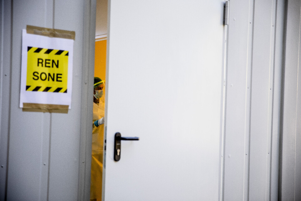 Flere festdeltakere ble koronasmittet etter å ha vært på fest i hjemmet til en smittevernoverlege. Flere festdeltakere ble koronasmittet etter å ha vært på fest i hjemmet til en smittevernoverlege.