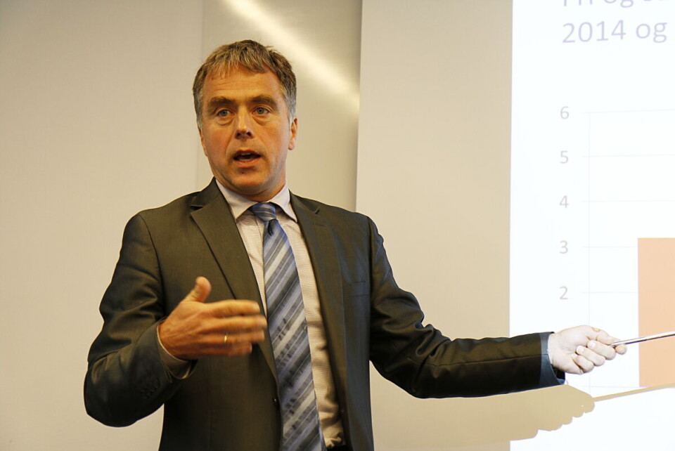 Direktør for interessepolitikk i KS, Helge Eide, advarte sist uke mot at mange kommuner kommer til å gå i minus i år. Trøsten er at den lave inntektsveksten i år fører til økt vekst neste år. Foto: Ole Petter Pedersen Direktør for interessepolitikk i KS, Helge Eide, advarte sist uke mot at mange kommuner kommer til å gå i minus i år. Trøsten er at den lave inntektsveksten i år fører til økt vekst neste år. Foto: Ole Petter Pedersen