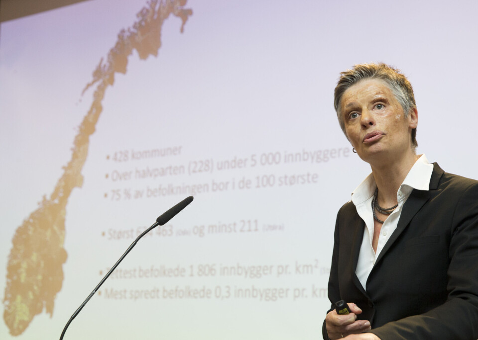 Professor Signy Irene Vabo, som ledet ekspertutvalget for kommunereform, er rystet over politikerne som forsøkte å overstyre kommunedirektøren i ansettelsessaker. Professor Signy Irene Vabo, som ledet ekspertutvalget for kommunereform, er rystet over politikerne som forsøkte å overstyre kommunedirektøren i ansettelsessaker.