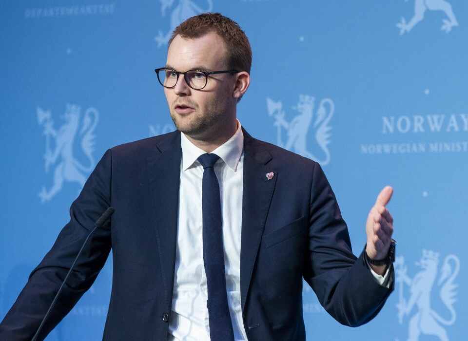 – Min hovedbekymring er at barn og unge som har det vanskelig og i lang tid har opplevd mindre aktivitet, står i fare for å oppleve mer ensomhet og isolasjon de neste ukene, sier barne- og familieminister Kjell Ingolf Ropstad til NTB. – Min hovedbekymring er at barn og unge som har det vanskelig og i lang tid har opplevd mindre aktivitet, står i fare for å oppleve mer ensomhet og isolasjon de neste ukene, sier barne- og familieminister Kjell Ingolf Ropstad til NTB.