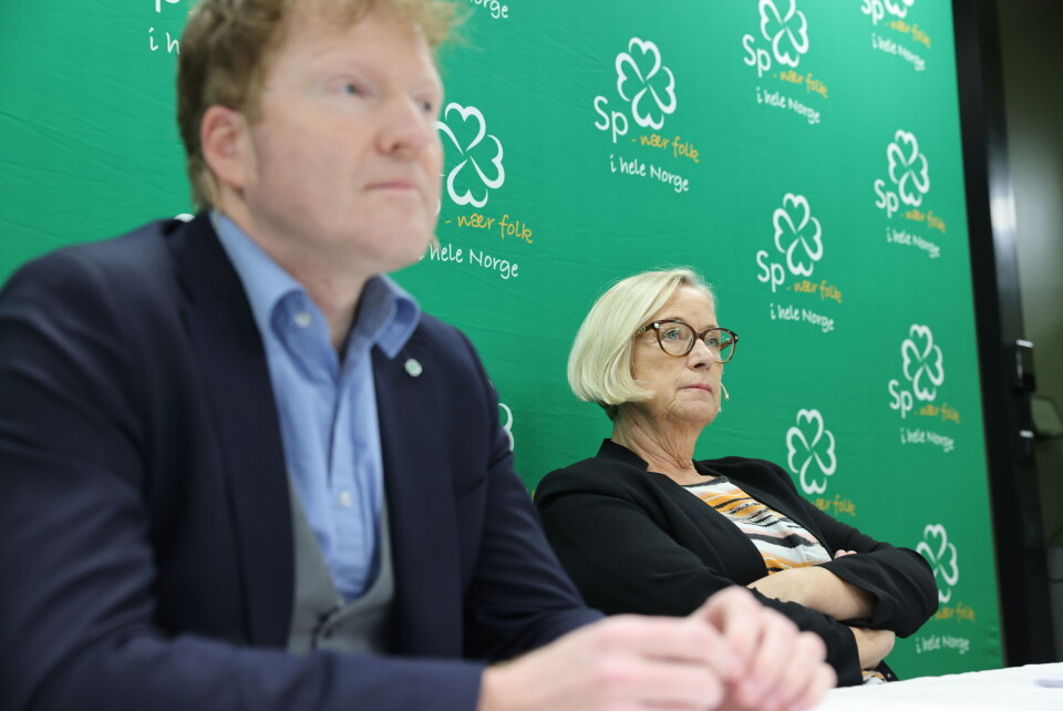 Sigbjørn Gjelsvik og Marit Arnstad la fram Senterpartiets nye prinsipp- og handlingsprogram torsdag. Sigbjørn Gjelsvik og Marit Arnstad la fram Senterpartiets nye prinsipp- og handlingsprogram torsdag.