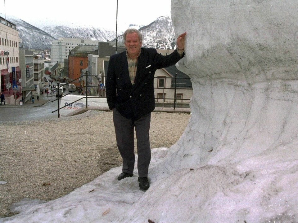 Erlend Rian døde natt til tirsdag, 79 år gammel. Rian var ordfører i Tromsø fra 1980 til 1995. Erlend Rian døde natt til tirsdag, 79 år gammel. Rian var ordfører i Tromsø fra 1980 til 1995.