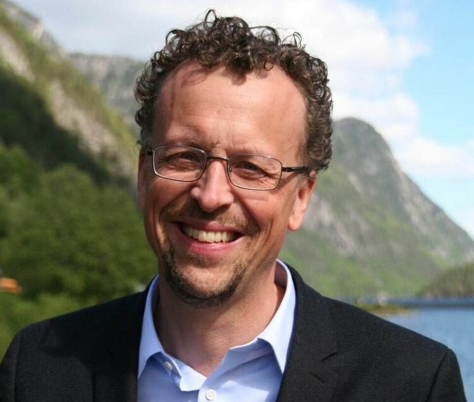 Ordfører Jarand Felland (Sp) i Tokke kommune kan tilby billig strøm til innbyggere, hyttefolk og industri – takket være en gammel avtale. Ordfører Jarand Felland (Sp) i Tokke kommune kan tilby billig strøm til innbyggere, hyttefolk og industri – takket være en gammel avtale.