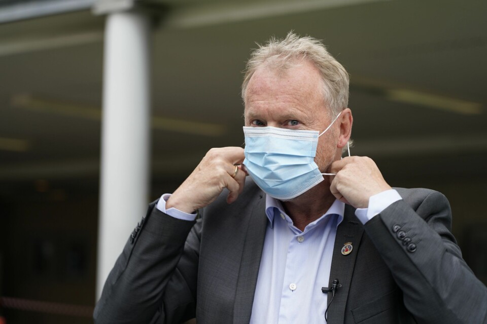 Ber kommuner rundt Oslo innføre smittetiltak Byrådsleder Raymond Johansen og Oslo kommune skjerper kravet om bruk av munnbind i kollektivtransporten i hovedstaden.
