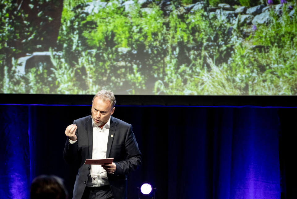 – Vi trekker fram kollektivtrafikken som et sted, men det kan også være på kjøpesentre, Ikea og andre steder hvor det er veldig mange folk og veldig mye trengsel, sier byrådsleder Raymond Johansen til Dagbladet. – Vi trekker fram kollektivtrafikken som et sted, men det kan også være på kjøpesentre, Ikea og andre steder hvor det er veldig mange folk og veldig mye trengsel, sier byrådsleder Raymond Johansen til Dagbladet.