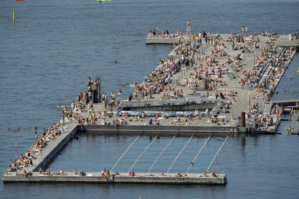 Sørenga sjøbad i Oslo søndag ettermiddag, koronarestriksjoner er på plass for de besøkende badegjester. Farsunds ordfører peker likevel på at Oslo ville kvalifisert til rød status på FHIs liste over karanteneland. Sørenga sjøbad i Oslo søndag ettermiddag, koronarestriksjoner er på plass for de besøkende badegjester. Farsunds ordfører peker likevel på at Oslo ville kvalifisert til rød status på FHIs liste over karanteneland.