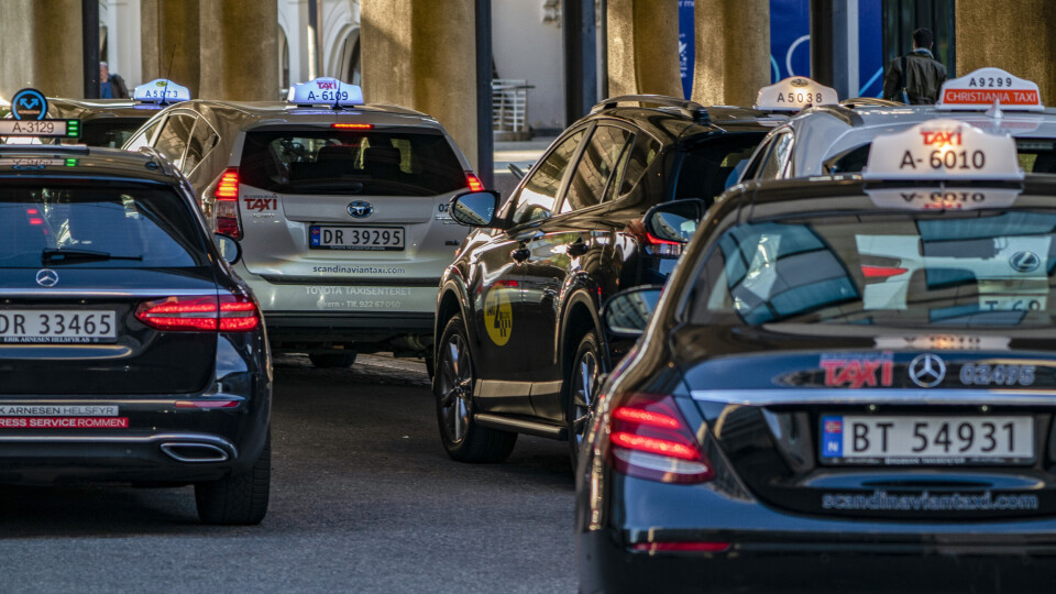 Siden taxireformen i november har det blitt registrert 2.890 nye løyver i Norge. I hovedstaden har antallet løyver økt med 51 prosent. Siden taxireformen i november har det blitt registrert 2.890 nye løyver i Norge. I hovedstaden har antallet løyver økt med 51 prosent.