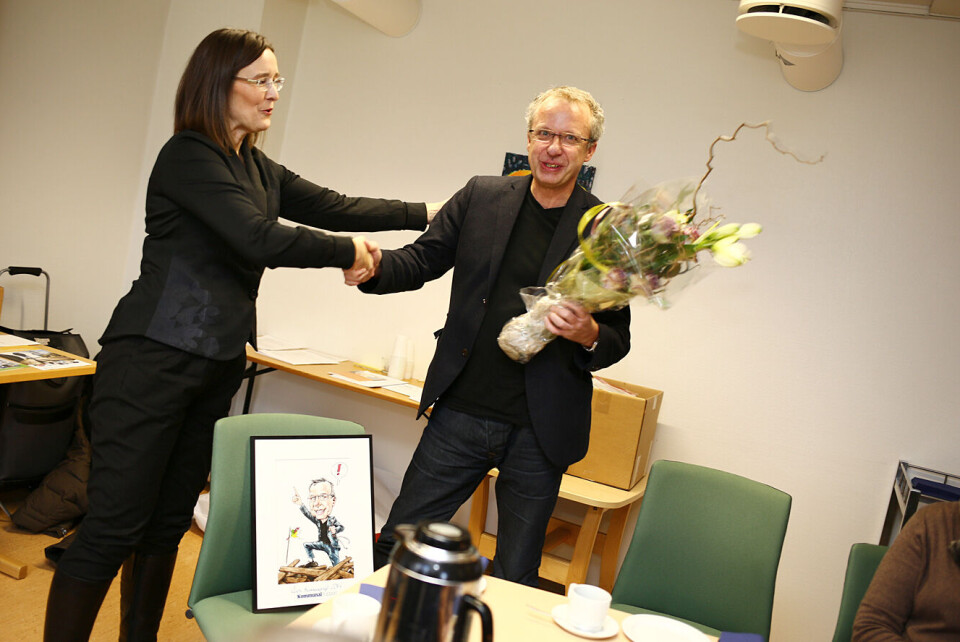 Redaktør Britt Sofie Hestvik overrekker prisen til Bjørn Lichtwarck. Foto: Magnus Knutsen Bjørke Redaktør Britt Sofie Hestvik overrekker prisen til Bjørn Lichtwarck. Foto: Magnus Knutsen Bjørke