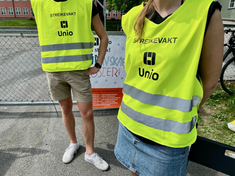 Fredag ettermiddag gikk regjeringen inn for tvungen lønnsnemnd. Dermed er økta over for streikevaktene. Fredag ettermiddag gikk regjeringen inn for tvungen lønnsnemnd. Dermed er økta over for streikevaktene.