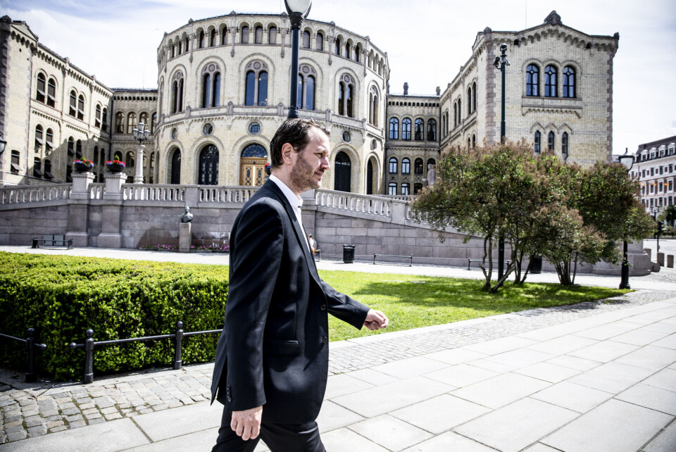 Fremskrittspartiets kommunalpolitiske talsperson Helge André Njåstad vil sette en maksgrense i kroner og øre for eiendomsskatt. Fremskrittspartiets kommunalpolitiske talsperson Helge André Njåstad vil sette en maksgrense i kroner og øre for eiendomsskatt.
