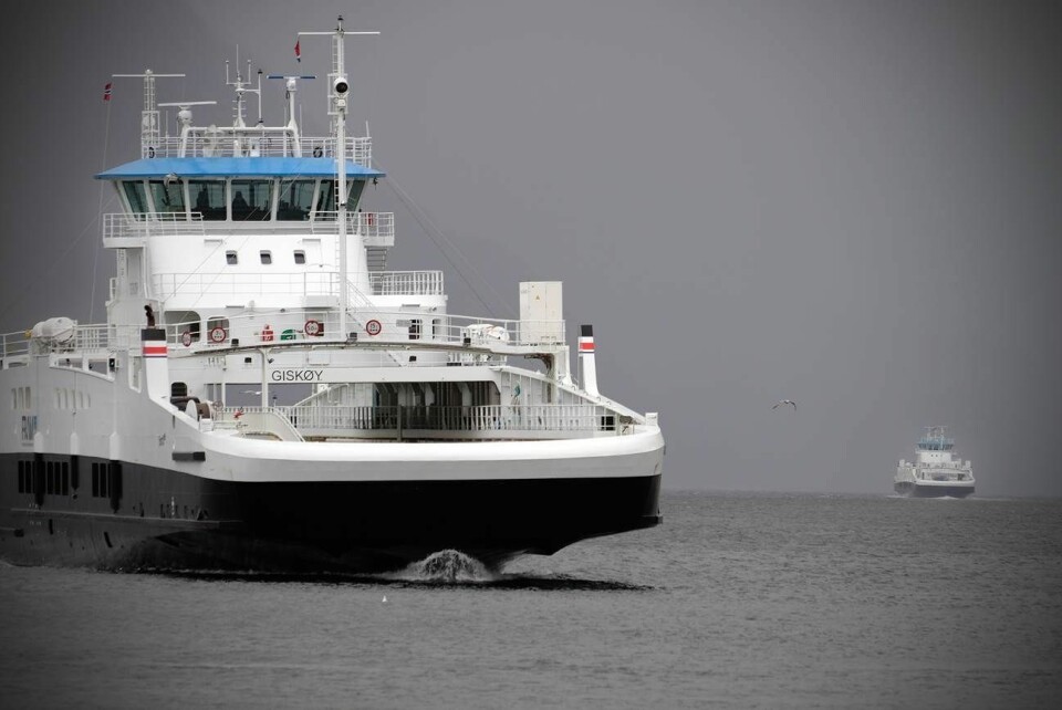 Ferjeprisene skal ned. I forslag til revidert nasjonalbudsjett kommer de første kuttene. Ferjeprisene skal ned. I forslag til revidert nasjonalbudsjett kommer de første kuttene.