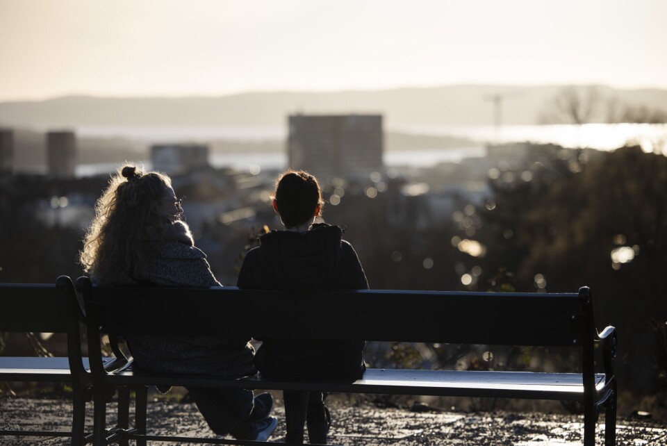 Ser vi en begynnende endring fra velferdsstat til velferdssamfunn? Et varmere samfunn der vi ikke bare betaler for hverandre, men også ser og hjelper hverandre? spør Solgull Klette. Ser vi en begynnende endring fra velferdsstat til velferdssamfunn? Et varmere samfunn der vi ikke bare betaler for hverandre, men også ser og hjelper hverandre? spør Solgull Klette.