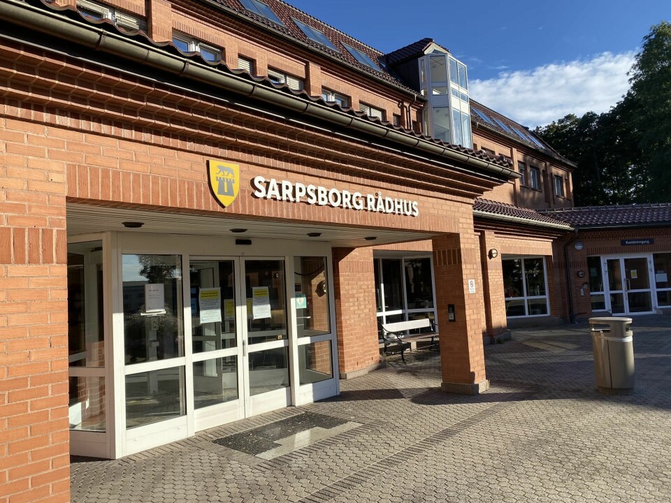 Folkehelseinstituttet følger smitteutviklingen i en del sentrale kommuner på Østlandet tett. Sarpsborg er en av disse. – Utviklingen i disse kommunene har stor betydning for utviklingen i landet. Vi ser noen positive tegn, men situasjonen er ustabil, skriver overlege Preben Aavitsland i en epost til NTB. Folkehelseinstituttet følger smitteutviklingen i en del sentrale kommuner på Østlandet tett. Sarpsborg er en av disse. – Utviklingen i disse kommunene har stor betydning for utviklingen i landet. Vi ser noen positive tegn, men situasjonen er ustabil, skriver overlege Preben Aavitsland i en epost til NTB.