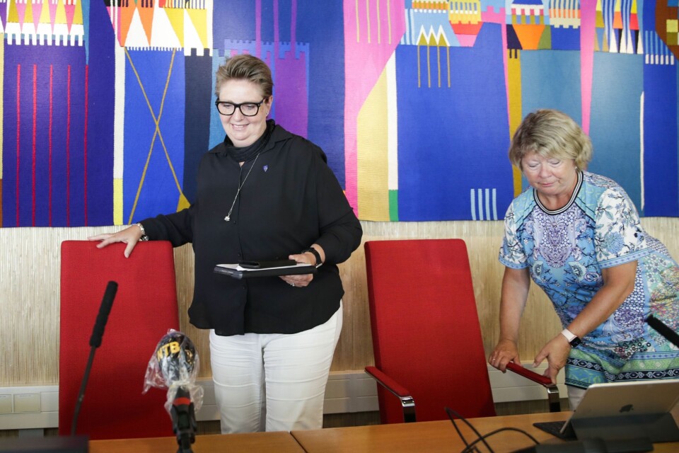 Ordfører i Norde Follo kommune, Hanne Opdan, og rådmann, Jane S. Aurlien under pressekonferanse om koronasituasjonen i Norde Follo kommune på Rådhuset på Kolbotn. Ordfører i Norde Follo kommune, Hanne Opdan, og rådmann, Jane S. Aurlien under pressekonferanse om koronasituasjonen i Norde Follo kommune på Rådhuset på Kolbotn.