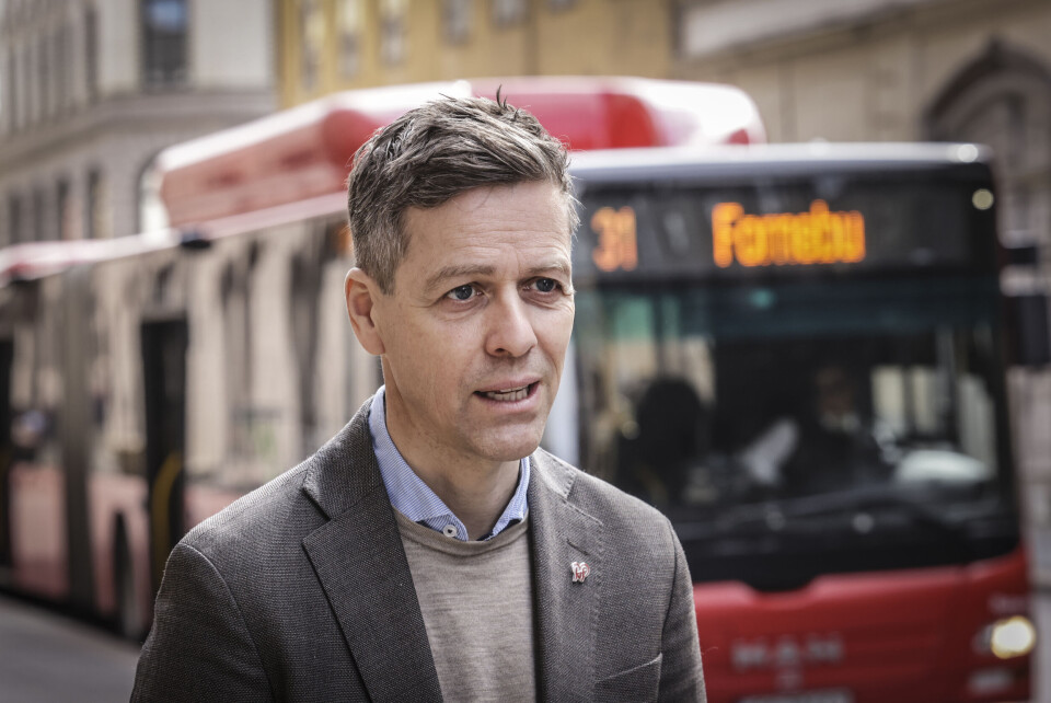 Samferdselsminister Knut Arild Hareide (KrF) forventer at elsparkesykkelaktører i kommuner som har oppfordret til det, som Oslo, innfører nattestengning. Samferdselsminister Knut Arild Hareide (KrF) forventer at elsparkesykkelaktører i kommuner som har oppfordret til det, som Oslo, innfører nattestengning.