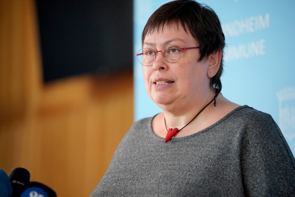 – Vi må se på mange forskjellige tiltak for å sørge for at smitten ikke kommer ut av kontroll, sier ordfører Rita Ottervik til avisa Nidaros. – Vi må se på mange forskjellige tiltak for å sørge for at smitten ikke kommer ut av kontroll, sier ordfører Rita Ottervik til avisa Nidaros.