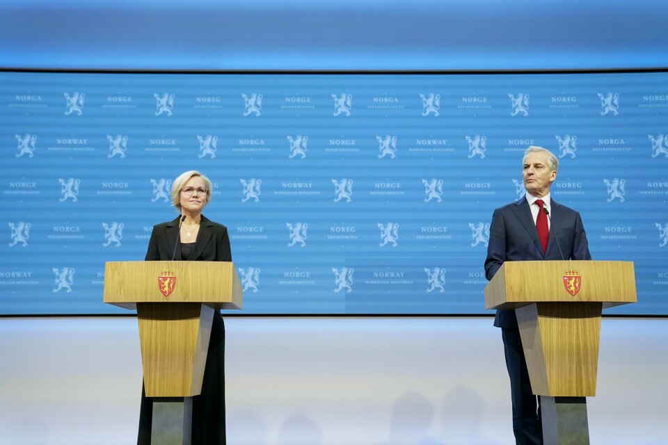 Statsminister Jonas Gahr Støre og helse- og omsorgsminister Ingvild Kjerkol under en pressekonferanse om koronasituasjonen i Norge fredag. Statsminister Jonas Gahr Støre og helse- og omsorgsminister Ingvild Kjerkol under en pressekonferanse om koronasituasjonen i Norge fredag.