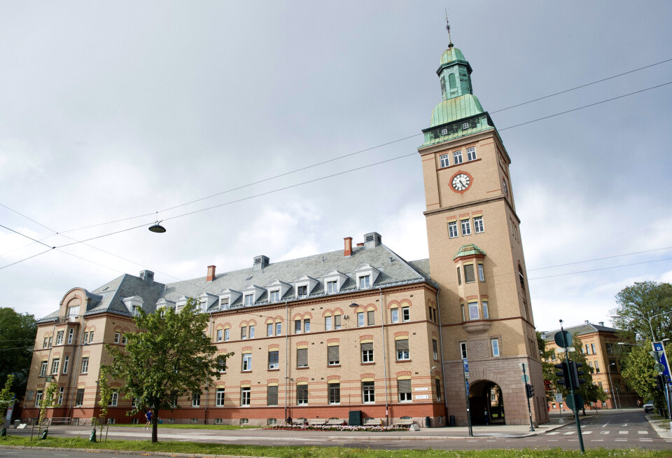 En 68 år gammel mann døde mandag på Ullevål sykehus av skadene han pådro seg i en elsparkesykkelulykke på Vollebekk i Oslo lørdag. En 68 år gammel mann døde mandag på Ullevål sykehus av skadene han pådro seg i en elsparkesykkelulykke på Vollebekk i Oslo lørdag.