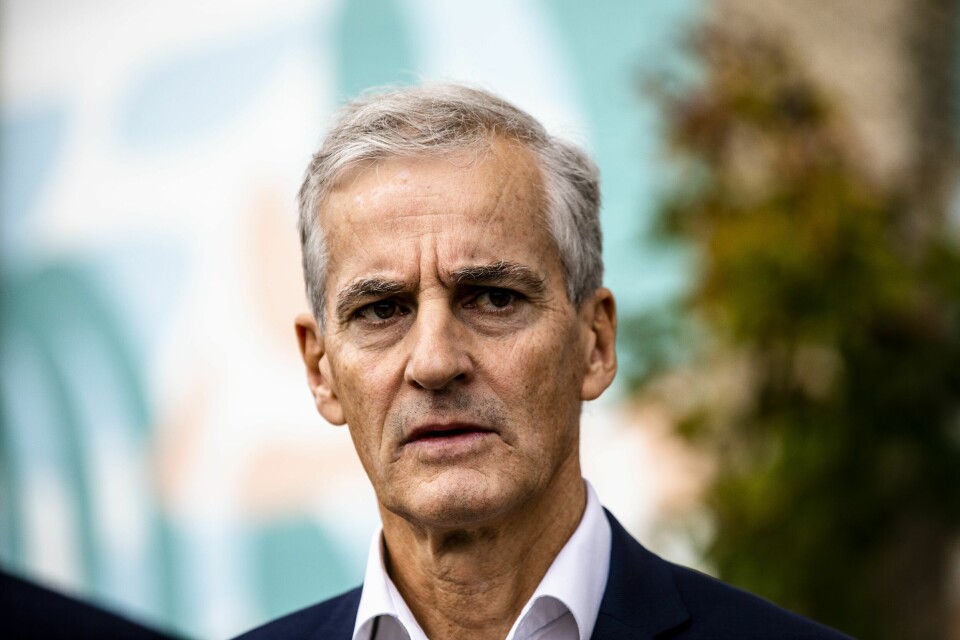 Statsminister Jonas Gahr Støre (Ap) sier at omikron-varianten av koronaviruset endrer spillereglene. Statsminister Jonas Gahr Støre (Ap) sier at omikron-varianten av koronaviruset endrer spillereglene.