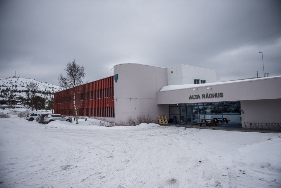 Dersom storfylket Troms og Finnmark splittes opp, ønsker flertallet i Alta å forbli en del av Finnmark. Dersom storfylket Troms og Finnmark splittes opp, ønsker flertallet i Alta å forbli en del av Finnmark.