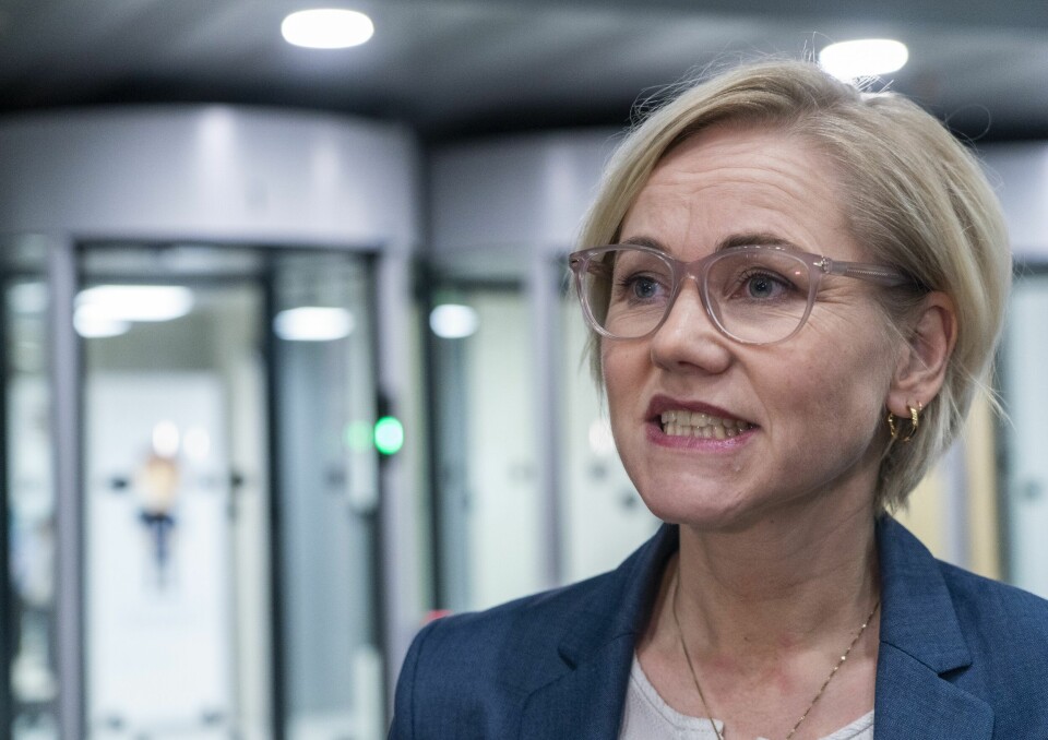 Helseminister Ingvild Kjerkol innfører flere tiltak for å begrense omikron-smitten. Helseminister Ingvild Kjerkol innfører flere tiltak for å begrense omikron-smitten.