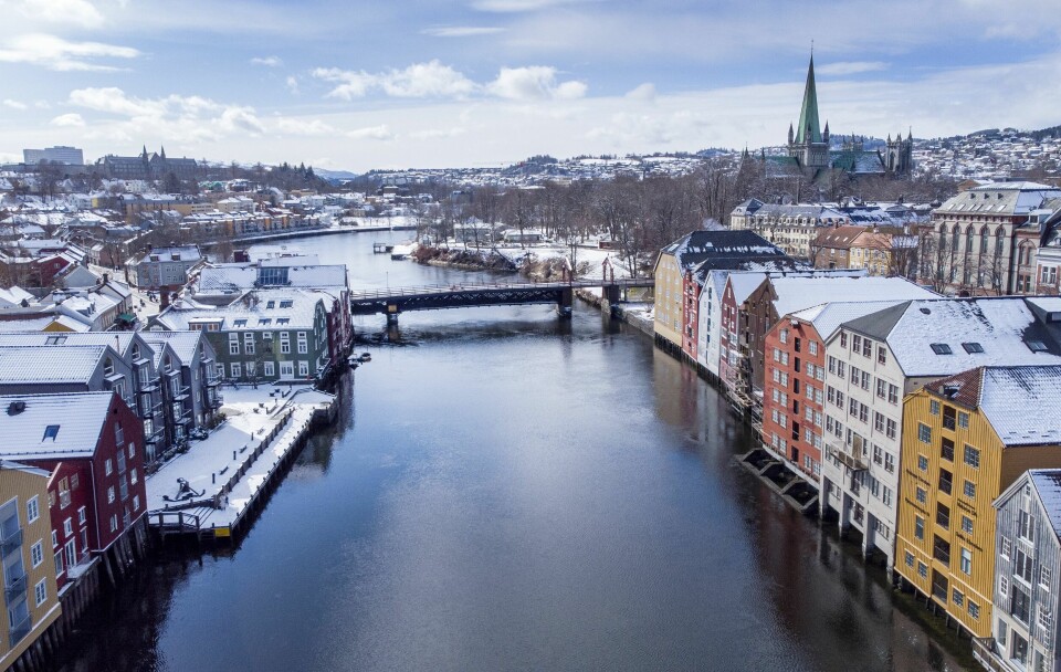 I kjølvannet av torsdagens beslutning fra regjeringen om å sette inn Forsvaret for å bistå kommuner med å sette tredje dose, har en rekke kommuner meldt sin interesse - blant annet Trondheim. I kjølvannet av torsdagens beslutning fra regjeringen om å sette inn Forsvaret for å bistå kommuner med å sette tredje dose, har en rekke kommuner meldt sin interesse - blant annet Trondheim.
