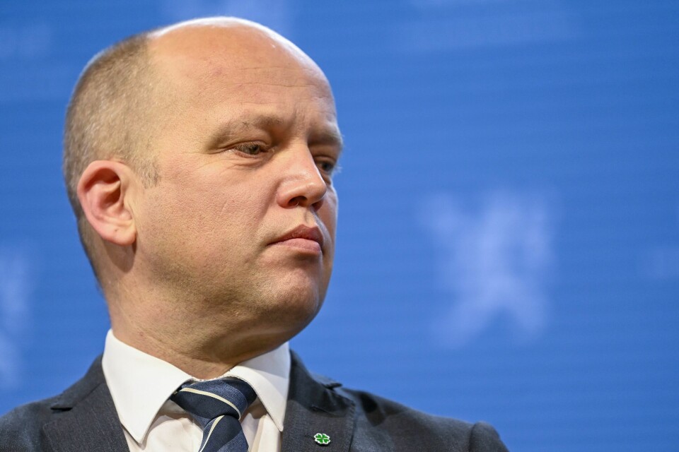 Finansminister Trygve Slagsvold Vedum lover en mer fleksibel kommunal kompensasjonsordning. Finansminister Trygve Slagsvold Vedum lover en mer fleksibel kommunal kompensasjonsordning.