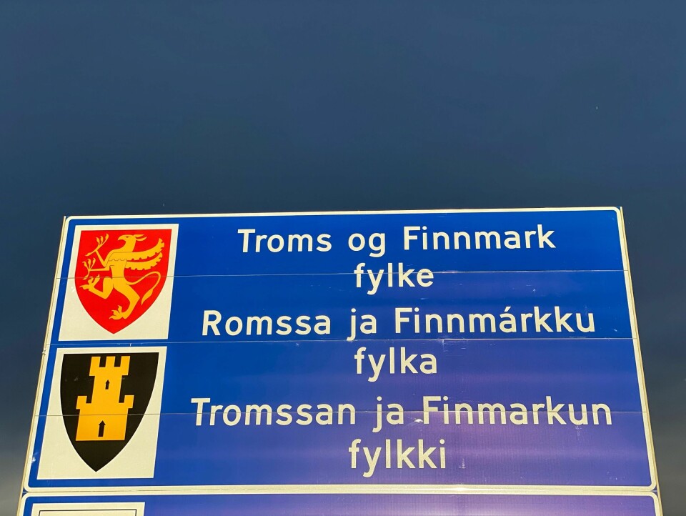 Det ekstraordinære fylkestinget ber om Troms og Finnmark oppløses og at det skjer innen 1. januar 2024. Ønsket er at de nye fylkesgrensene skal være de samme som før fylkes-sammenslåingen. Det ekstraordinære fylkestinget ber om Troms og Finnmark oppløses og at det skjer innen 1. januar 2024. Ønsket er at de nye fylkesgrensene skal være de samme som før fylkes-sammenslåingen.