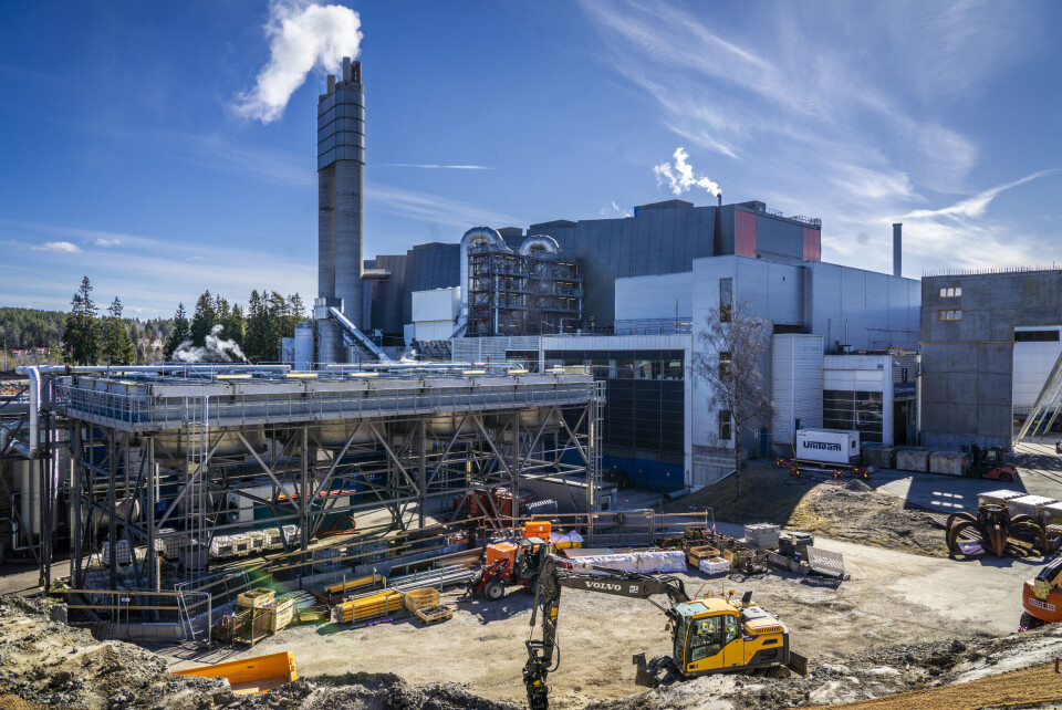 Kommuner bør ha alle muligheter til å ta opp grønne lån eller utstede grønne obligasjoner, skriver Mats Silberg, og nevner Oslo kommunes varsel om at det skal lånes 2,1 milliarder kroner til karbonfangst og -lagring på forbrenningsanlegget på Klemetsrud. Kommuner bør ha alle muligheter til å ta opp grønne lån eller utstede grønne obligasjoner, skriver Mats Silberg, og nevner Oslo kommunes varsel om at det skal lånes 2,1 milliarder kroner til karbonfangst og -lagring på forbrenningsanlegget på Klemetsrud.