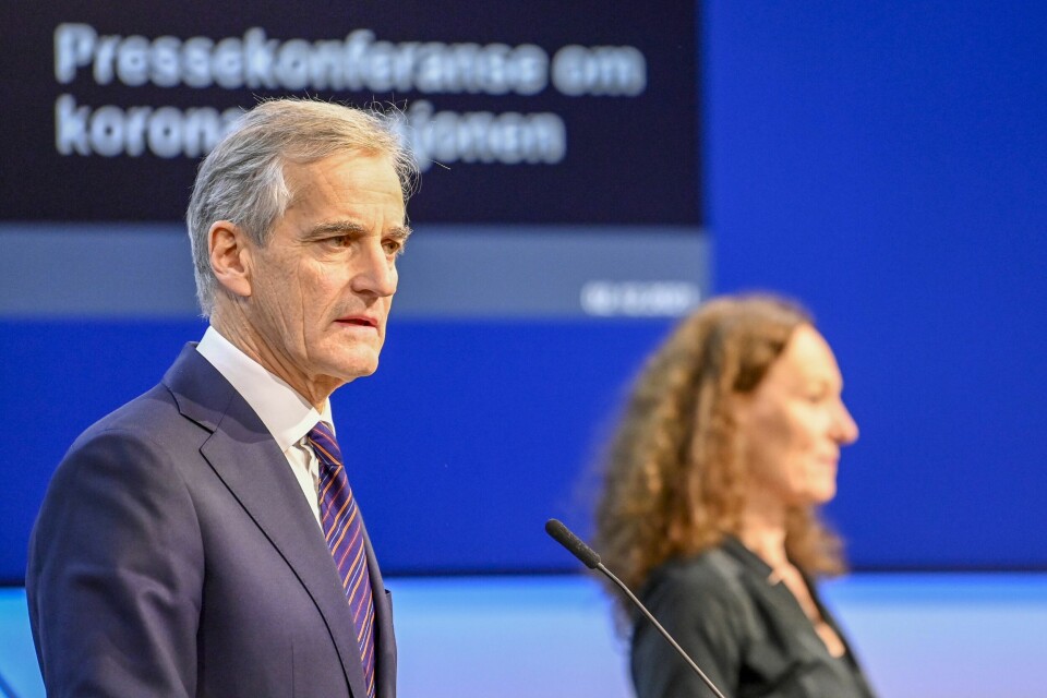 Her er statsminister Jonas Gahr Støre og Camilla Stoltenberg i FHI fotografert under en tidligere pressekonferanse om koronasituasjonen. Her er statsminister Jonas Gahr Støre og Camilla Stoltenberg i FHI fotografert under en tidligere pressekonferanse om koronasituasjonen.