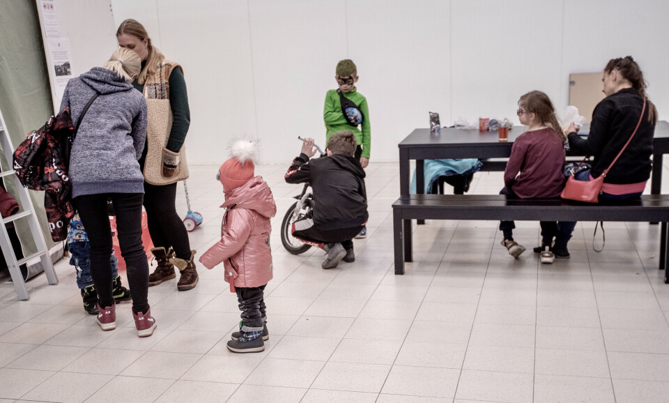 Det er nå bosatt 5.200 ukrainske flyktninger i Norge, ifølge Integrerings- og mangfoldsdirektoratet (IMDi). Omtrent like mange har fått tildelt kommune, men venter på å få komme dit. Foto fra Nasjonalt mottakssenter i Råde i mars. Det er nå bosatt 5.200 ukrainske flyktninger i Norge, ifølge Integrerings- og mangfoldsdirektoratet (IMDi). Omtrent like mange har fått tildelt kommune, men venter på å få komme dit. Foto fra Nasjonalt mottakssenter i Råde i mars.