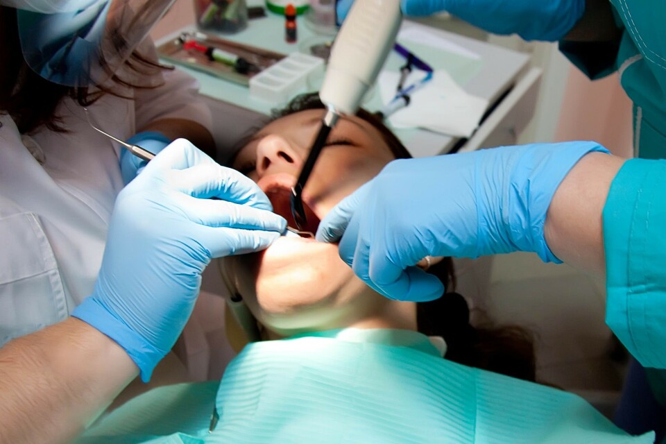 Utvalget skal blant annet gå gjennom tannhelsetjenestens organisering og finansiering. Utvalget skal etter planen legge fram sine anbefalinger innen utgangen av juni 2024. Utvalget skal blant annet gå gjennom tannhelsetjenestens organisering og finansiering. Utvalget skal etter planen legge fram sine anbefalinger innen utgangen av juni 2024.