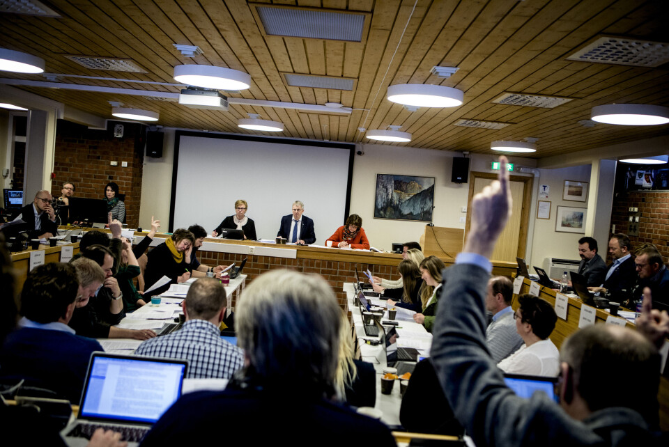 Kommunestyrene kan ikke møtes fysisk under koronakrisen. Her fra et møte i Indre Fosen i fjor. Kommunestyrene kan ikke møtes fysisk under koronakrisen. Her fra et møte i Indre Fosen i fjor.