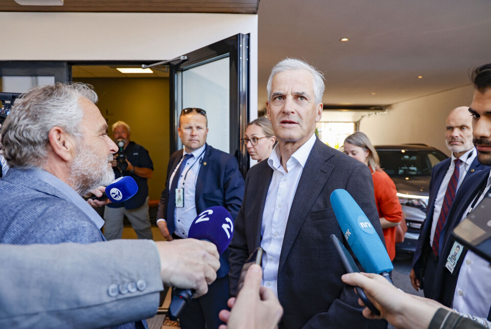 – Jeg ser fram til å møte ordføreren og partifeller og lytte til dem og snakke godt sammen, sa statsminister Jonas Gahr Støre, da han ankom Kristiansand mandag. – Jeg ser fram til å møte ordføreren og partifeller og lytte til dem og snakke godt sammen, sa statsminister Jonas Gahr Støre, da han ankom Kristiansand mandag.