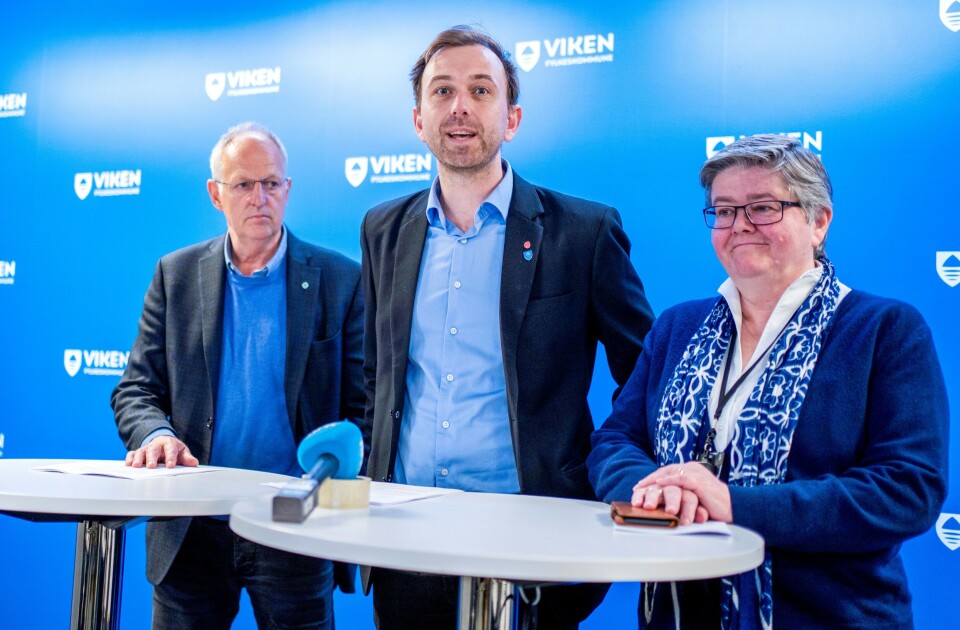 Forhandlerne fra Viken, Olav Skinnes (Sp) (t.v.), Edvin Søvik (Ap) og Anette Solli (H), sendte torsdag brev til Oslos byrådsleder Raymond Johansen for å svare på utspillet om Fornebubanen. Forhandlerne fra Viken, Olav Skinnes (Sp) (t.v.), Edvin Søvik (Ap) og Anette Solli (H), sendte torsdag brev til Oslos byrådsleder Raymond Johansen for å svare på utspillet om Fornebubanen.