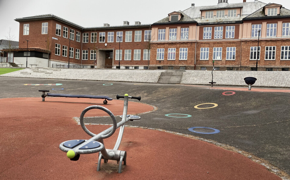 NTNU har sett på skolenes erfaringer med den nye rammeplanen for SFO. Den ble innført i 2021. Ett av målene var at SFO skulle inngå i det totale samarbeidet rundt sårbare barn. Forskerne mener det kan se ut til at barn med særskilte behov blir dårligere ivaretatt nå. NTNU har sett på skolenes erfaringer med den nye rammeplanen for SFO. Den ble innført i 2021. Ett av målene var at SFO skulle inngå i det totale samarbeidet rundt sårbare barn. Forskerne mener det kan se ut til at barn med særskilte behov blir dårligere ivaretatt nå.