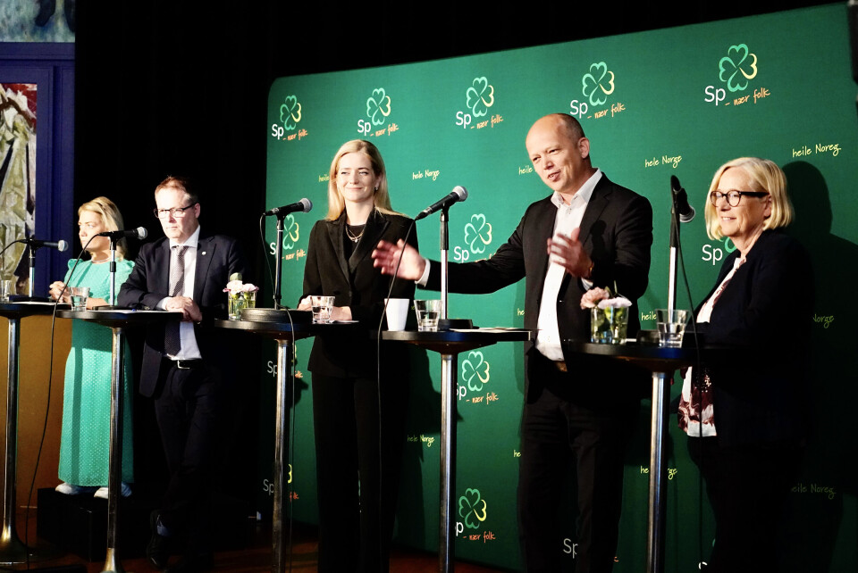 Til tross for et krevende halvår internasjonalt, har samarbeidet internt i regjeringen vært godt, ifølge Sp-leder Trygve Slagsvold Vedum (nest til høyre). Han oppsummerte det siste politiske året sammen med (f.v.) landbruks- og matminister Sandra Borch, forsvarsminister Bjørn Arild Gram, justis- og beredskapsminister Emilie Enger Mehl og parlamentarisk leder Marit Arnstad. Til tross for et krevende halvår internasjonalt, har samarbeidet internt i regjeringen vært godt, ifølge Sp-leder Trygve Slagsvold Vedum (nest til høyre). Han oppsummerte det siste politiske året sammen med (f.v.) landbruks- og matminister Sandra Borch, forsvarsminister Bjørn Arild Gram, justis- og beredskapsminister Emilie Enger Mehl og parlamentarisk leder Marit Arnstad.