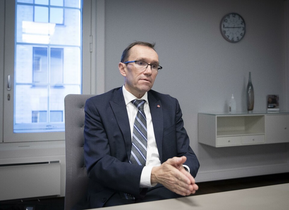 Klima- og miljøminister Espen Barth Eide (Ap) mener det kan være gode grunner til å gjennomføre klimatiltak i Norge som er dyrere enn det FNs klimapanel mener trengs globalt. Klima- og miljøminister Espen Barth Eide (Ap) mener det kan være gode grunner til å gjennomføre klimatiltak i Norge som er dyrere enn det FNs klimapanel mener trengs globalt.