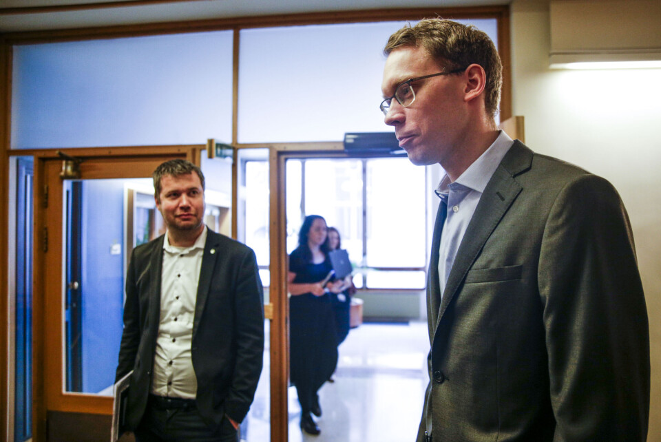 Geir Pollestad (Sp, t.v.) og Eigil Knutsen representerer regjeringspartiene i forhandlingene. Geir Pollestad (Sp, t.v.) og Eigil Knutsen representerer regjeringspartiene i forhandlingene.