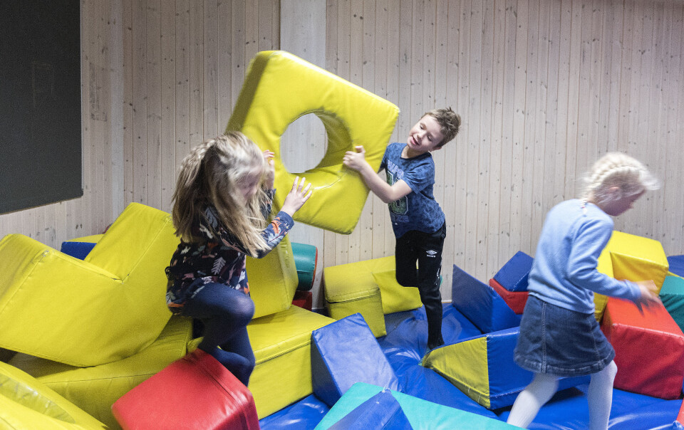 165.000 barn over hele landet deltar nå i skolefritidsordningen. 165.000 barn over hele landet deltar nå i skolefritidsordningen.
