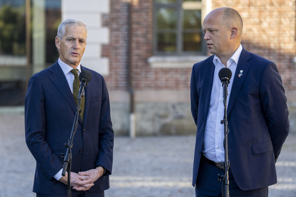Nye målinger viser at Arbeiderpartiet og Senterpartiet er mer populære lokalt enn nasjonalt. Her Jonas Gahr Støre (Ap) og Trygve Slagsvold Vedum før budsjettkonferanse i fjor. Nye målinger viser at Arbeiderpartiet og Senterpartiet er mer populære lokalt enn nasjonalt. Her Jonas Gahr Støre (Ap) og Trygve Slagsvold Vedum før budsjettkonferanse i fjor.