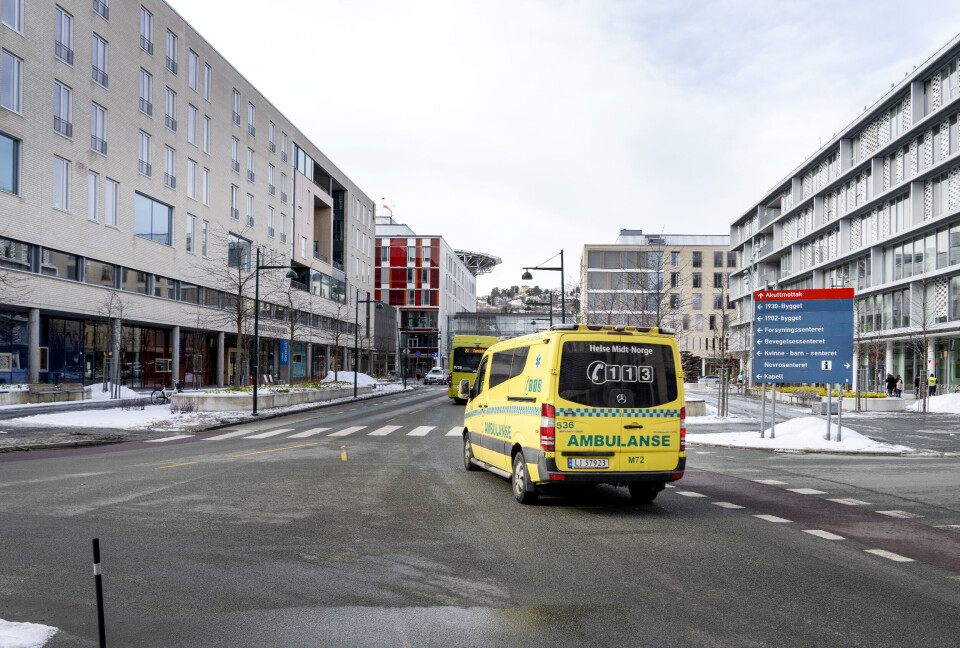 Den omstridte Helseplattformen har vært i bruk på St. Olavs hospital i Trondheim siden i høst. Nå utsettes innføringen av det digitale journalsystemet ved andre sykehus etter meldinger om flere tekniske feil. Den omstridte Helseplattformen har vært i bruk på St. Olavs hospital i Trondheim siden i høst. Nå utsettes innføringen av det digitale journalsystemet ved andre sykehus etter meldinger om flere tekniske feil.
