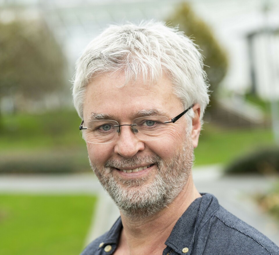 Valgforsker Svein Tuastad ved Universitetet i Stavanger er ikke fornøyd med forhandlingene etter valget. Valgforsker Svein Tuastad ved Universitetet i Stavanger er ikke fornøyd med forhandlingene etter valget.