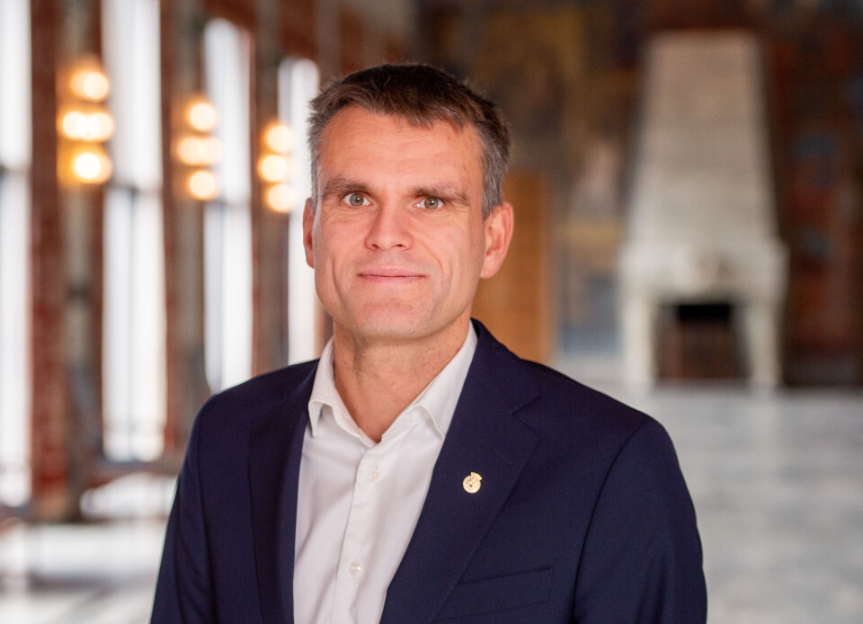 Finansbyråd Einar Wilhelmsen (MDG) i Oslo har lagt fram forslag til revidert budsjett og gleder seg først og fremst over å kunne nedbetale gjeld og tilbakeføre noe av det som ble tatt fra kommunens premieavviksfond i det opprinnelige budsjettet. Finansbyråd Einar Wilhelmsen (MDG) i Oslo har lagt fram forslag til revidert budsjett og gleder seg først og fremst over å kunne nedbetale gjeld og tilbakeføre noe av det som ble tatt fra kommunens premieavviksfond i det opprinnelige budsjettet.